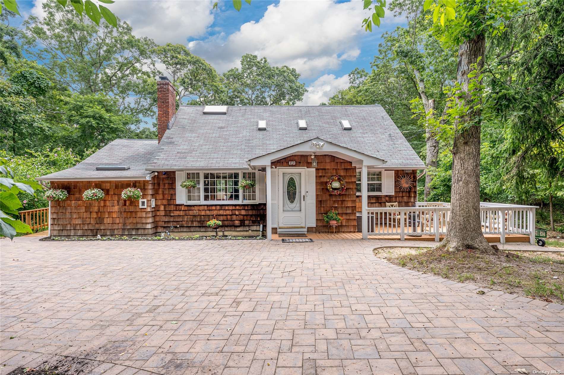 #1 photo, 27 W Bartlett Road, 东长岛 Middle Island , NY 11953