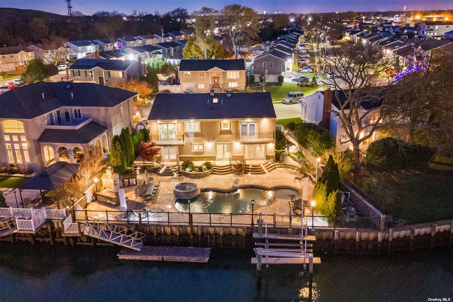 #1 photo, 3841 Oceanside Road, 长岛 Oceanside , NY 11572