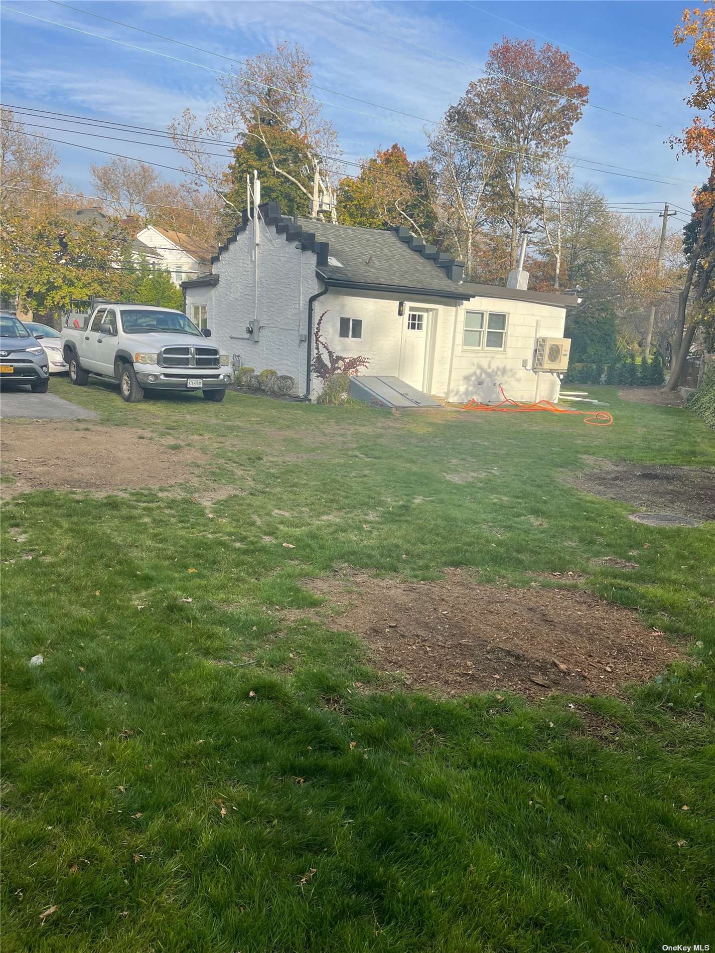 #1 photo, 660 Tulip Avenue, 皇后区 花卉园 Floral Park , NY 11001