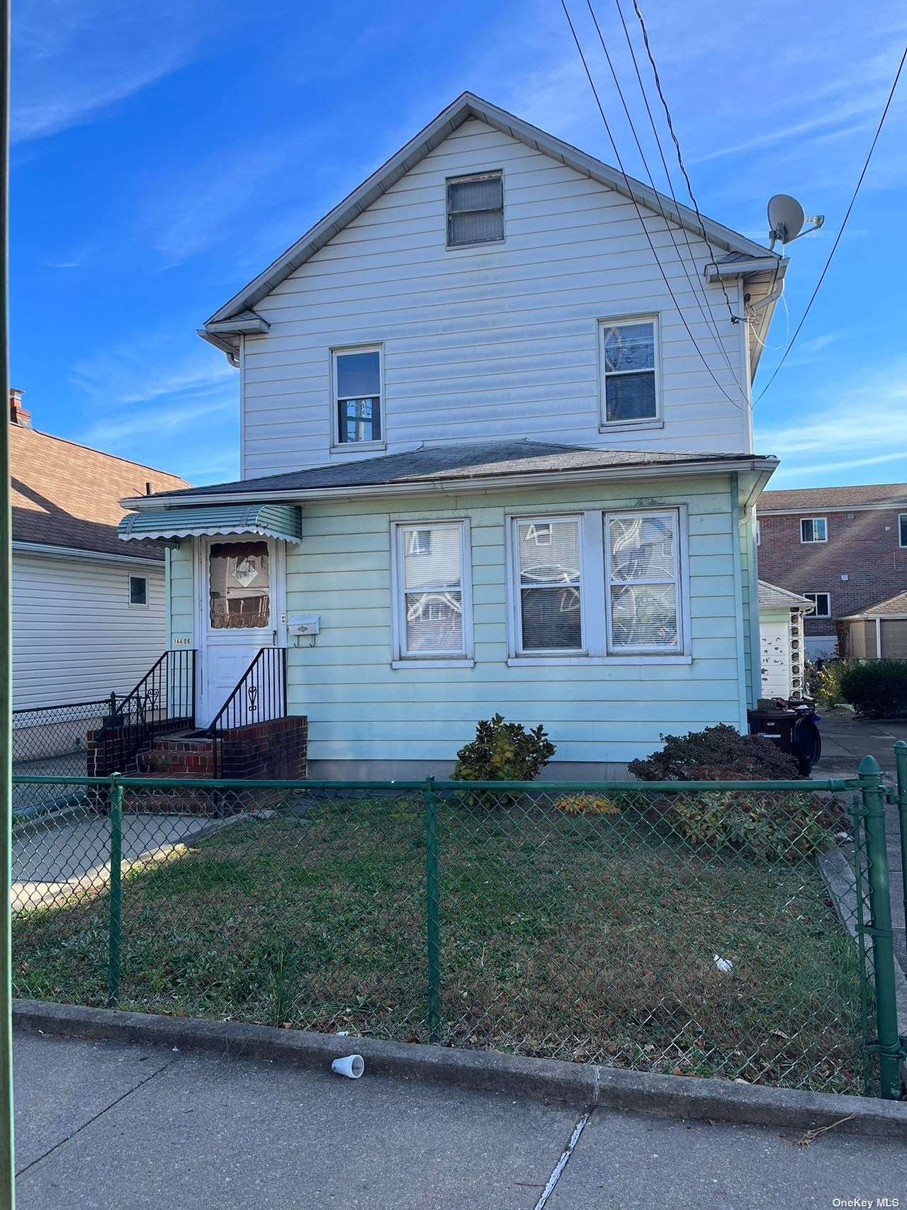 #1 photo, 144-06 Laburnum Ave, 法拉盛 Flushing , NY 11355