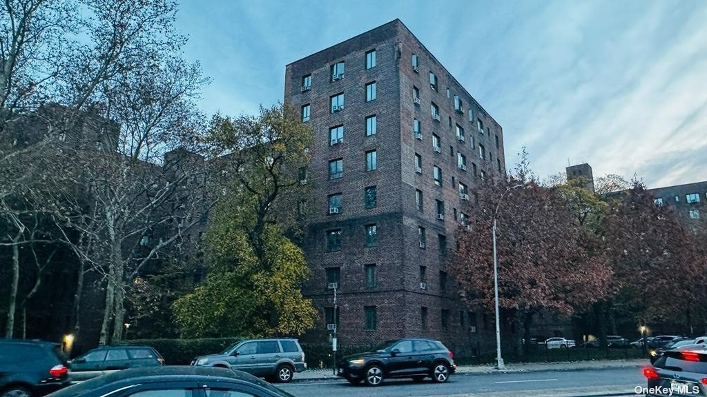 #1 photo, 1950 E Tremont Avenue, 布朗士 Parkchester North Condo , NY 10462