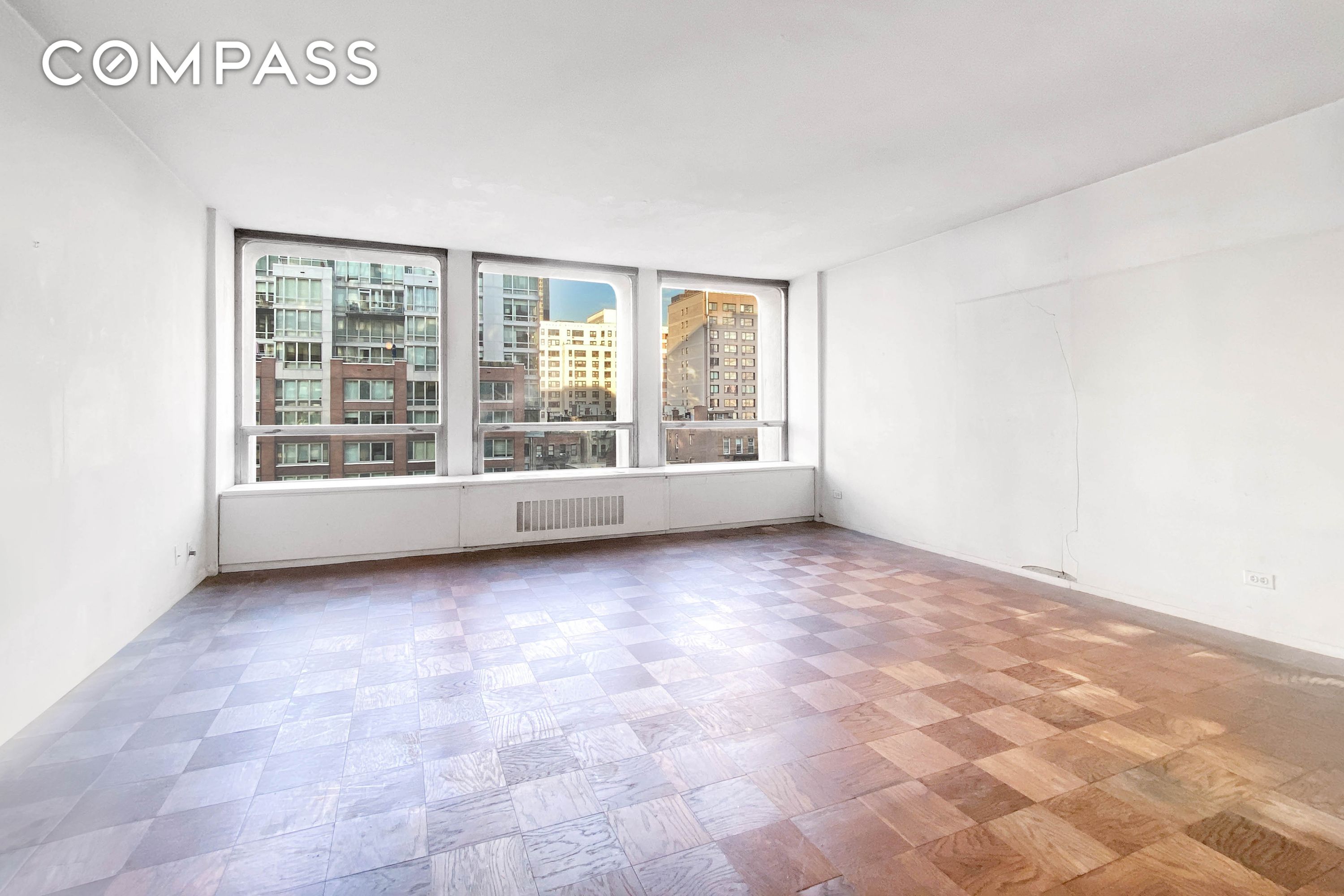 #1 photo, 300 E 33rd Street, 曼哈顿 基普斯湾 Kips Bay , NY 10016