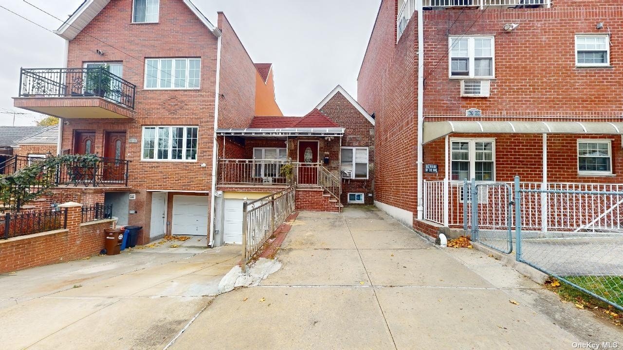 #1 photo, 67-12 Exeter Street, 皇后区 森林小丘 Forest Hills , NY 11375