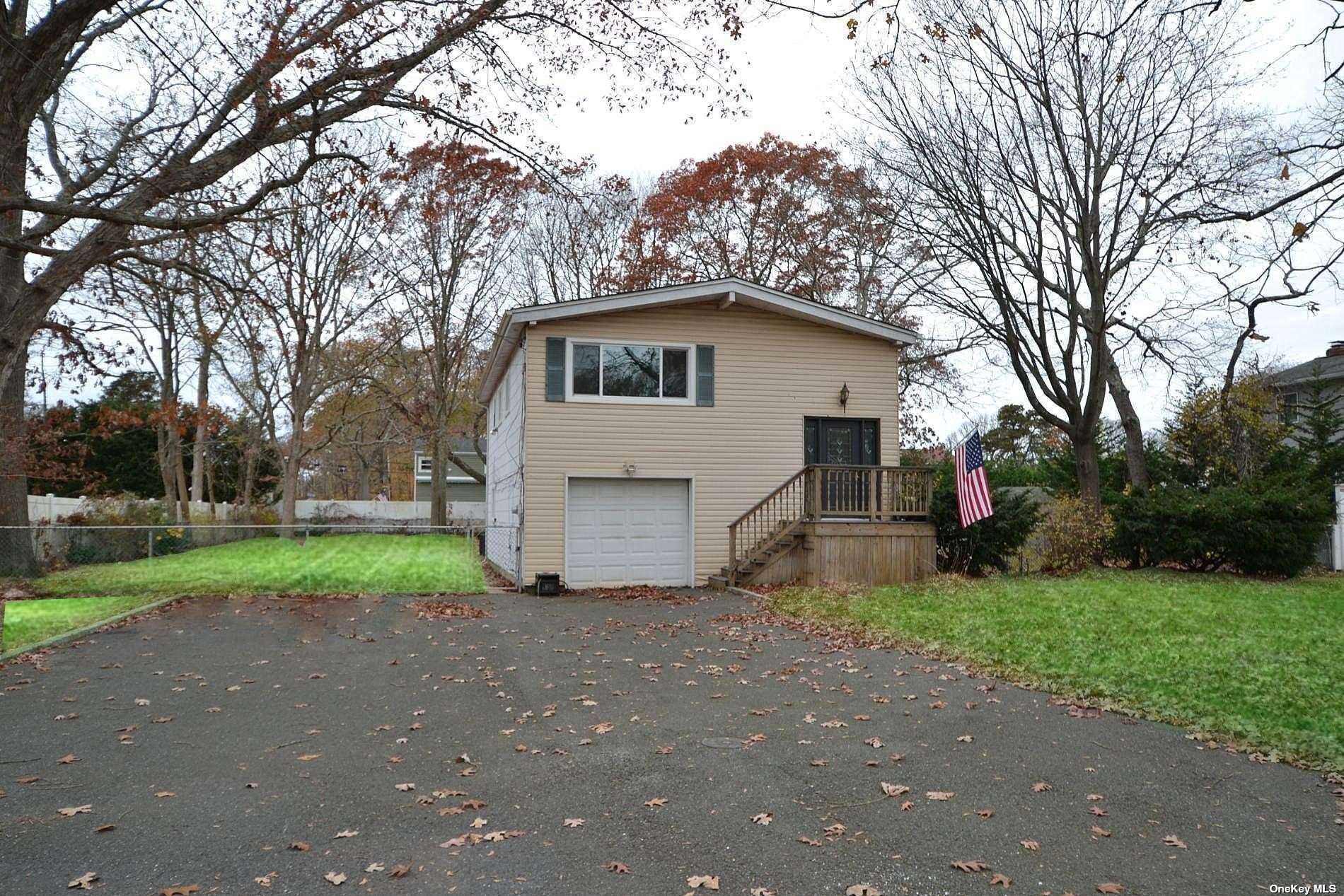 #1 photo, 628 Durham Road, 东长岛 Sayville , NY 11782