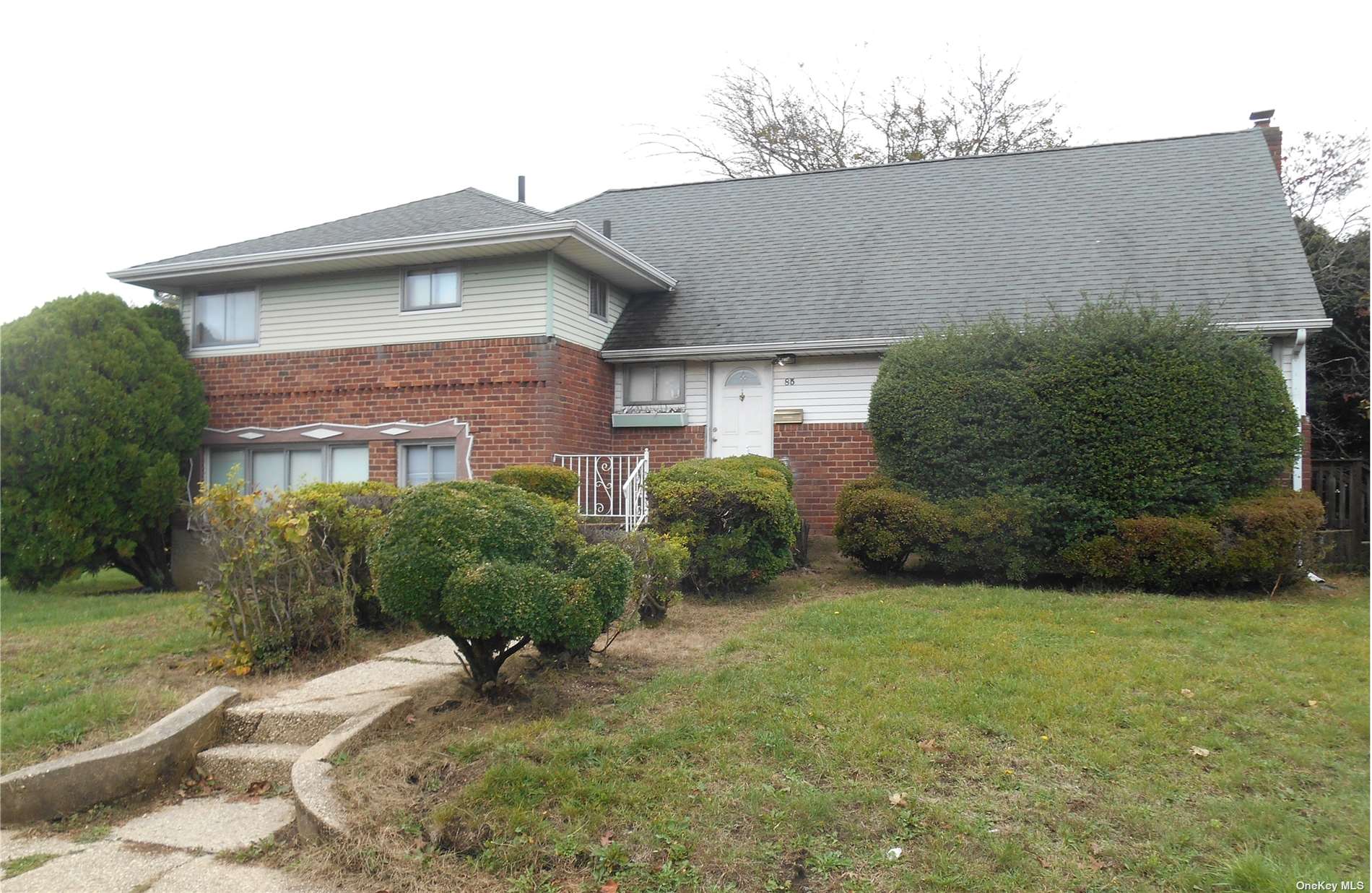 #1 photo, 85 Amby Avenue, 长岛 Plainview , NY 11803