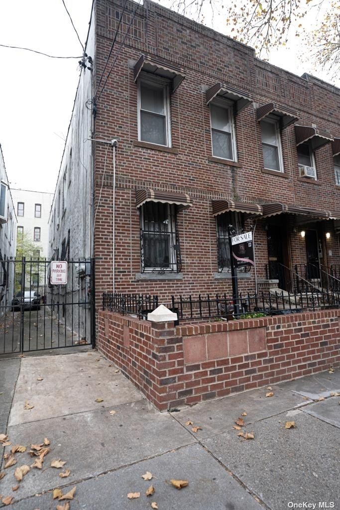 #1 photo, 2299 Strauss Street, 布鲁克林 Brooklyn , NY 11212