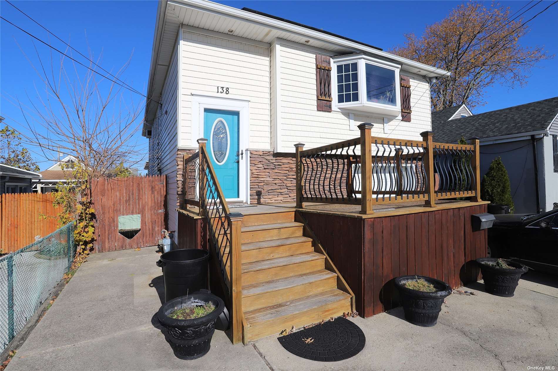 #1 photo, 138 W Santa Barbara Road, 东长岛 Lindenhurst , NY 11757