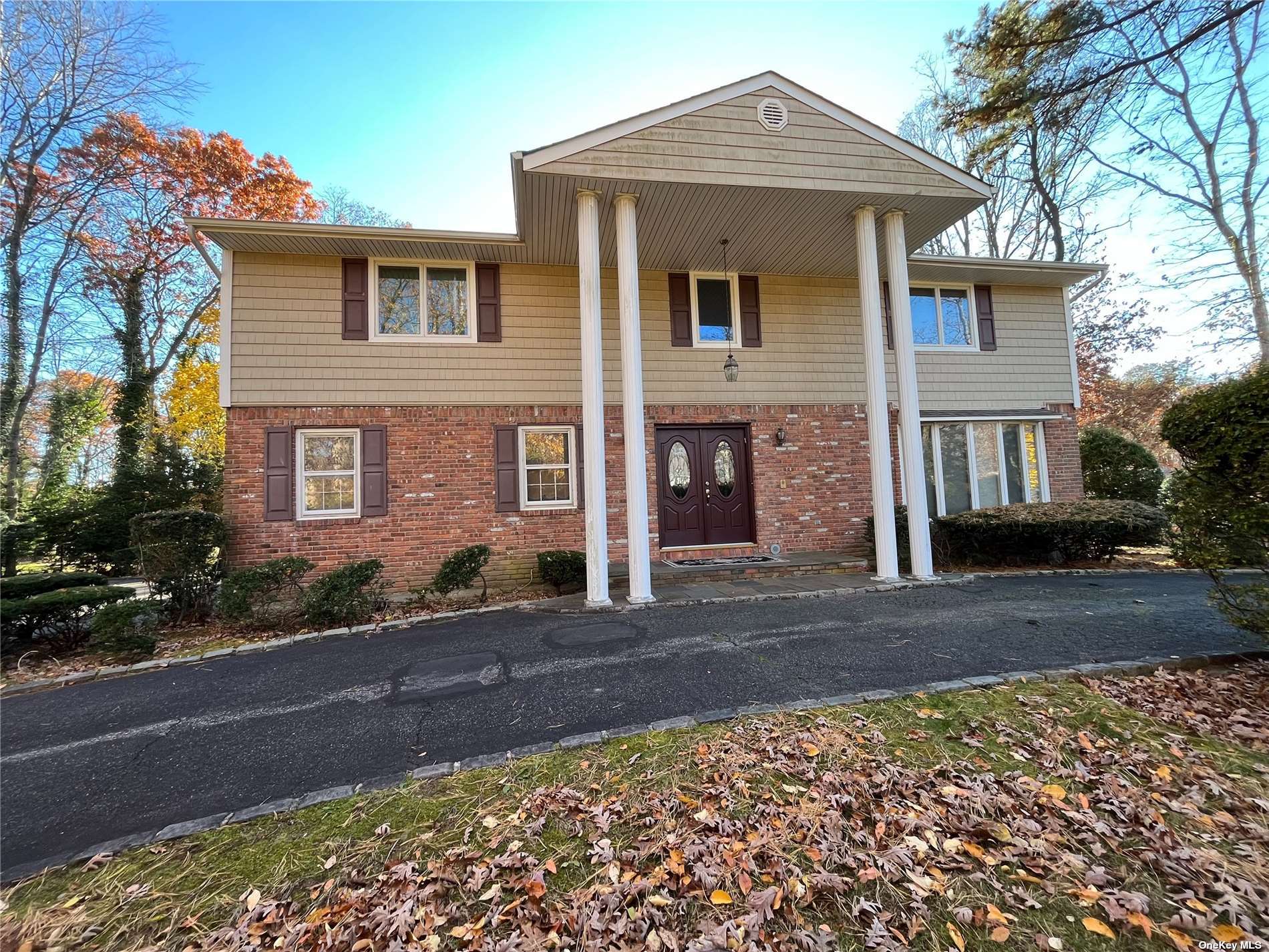 #1 photo, 15 Old Brook Road, 东长岛 Dix小山 Dix Hills , NY 11746