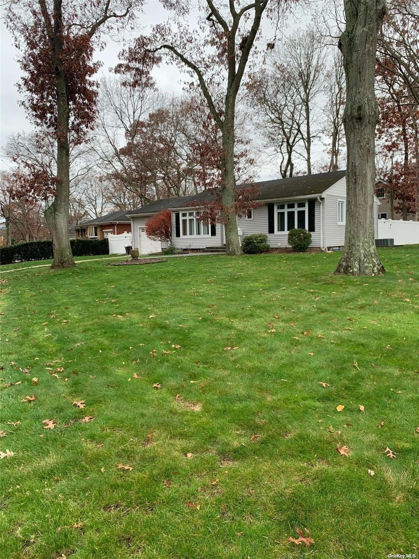 #1 photo, 705 Parkside Boulevard, 长岛 Massapequa , NY 11758