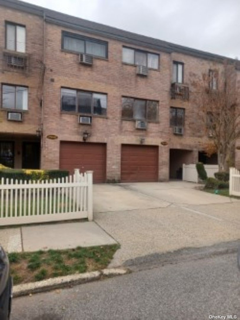 #1 photo, 153-40 83rd Street, 皇后区 霍华德滩 Howard Beach , NY 11414