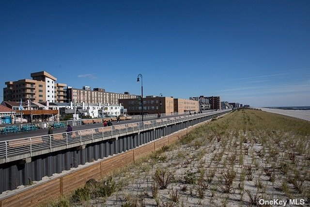 #1 photo, 951 Oceanfront Street, 长岛 长滩 Long Beach , NY 11561