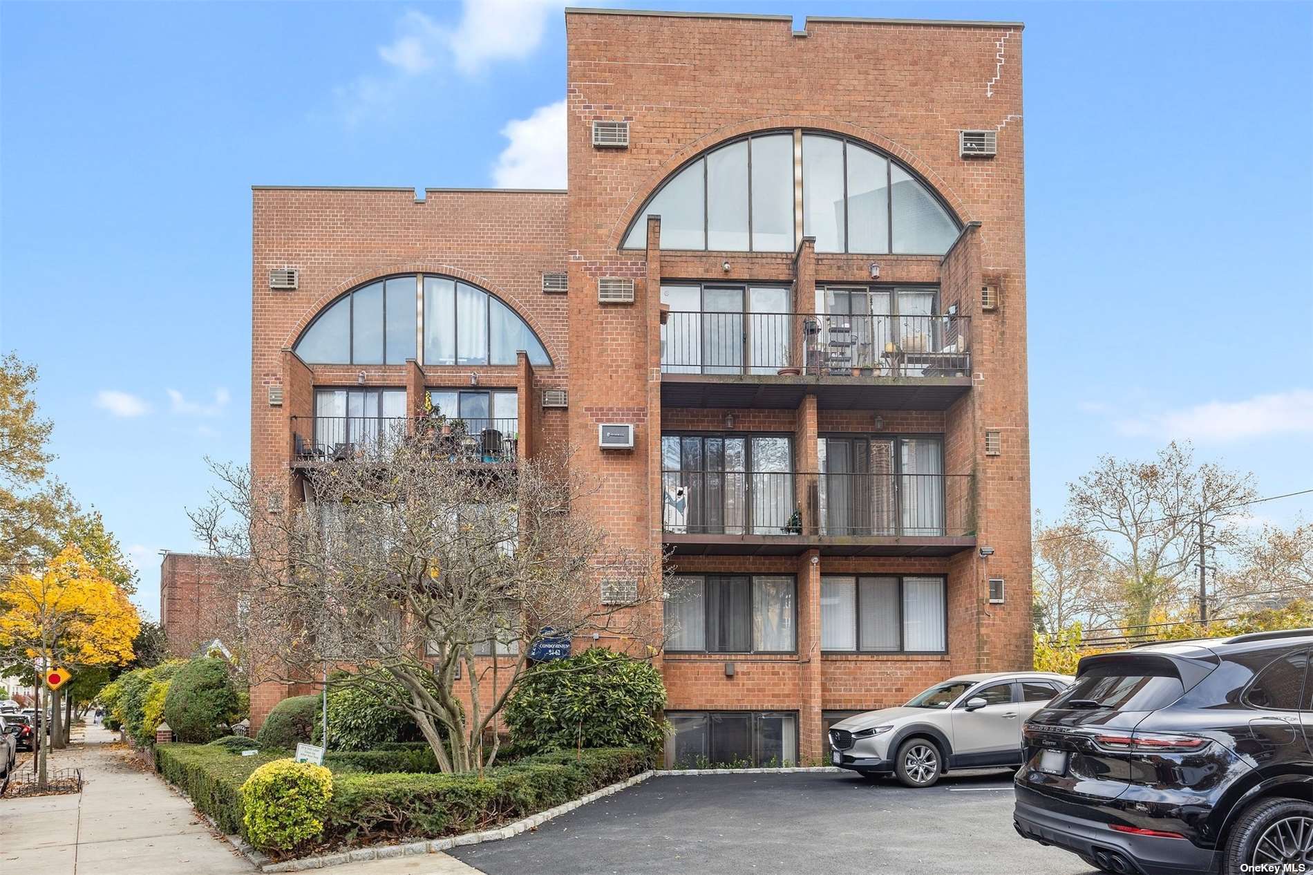 #1 photo, 84-62 Austin Street, 皇后区 秋园 Kew Gardens , NY 11415