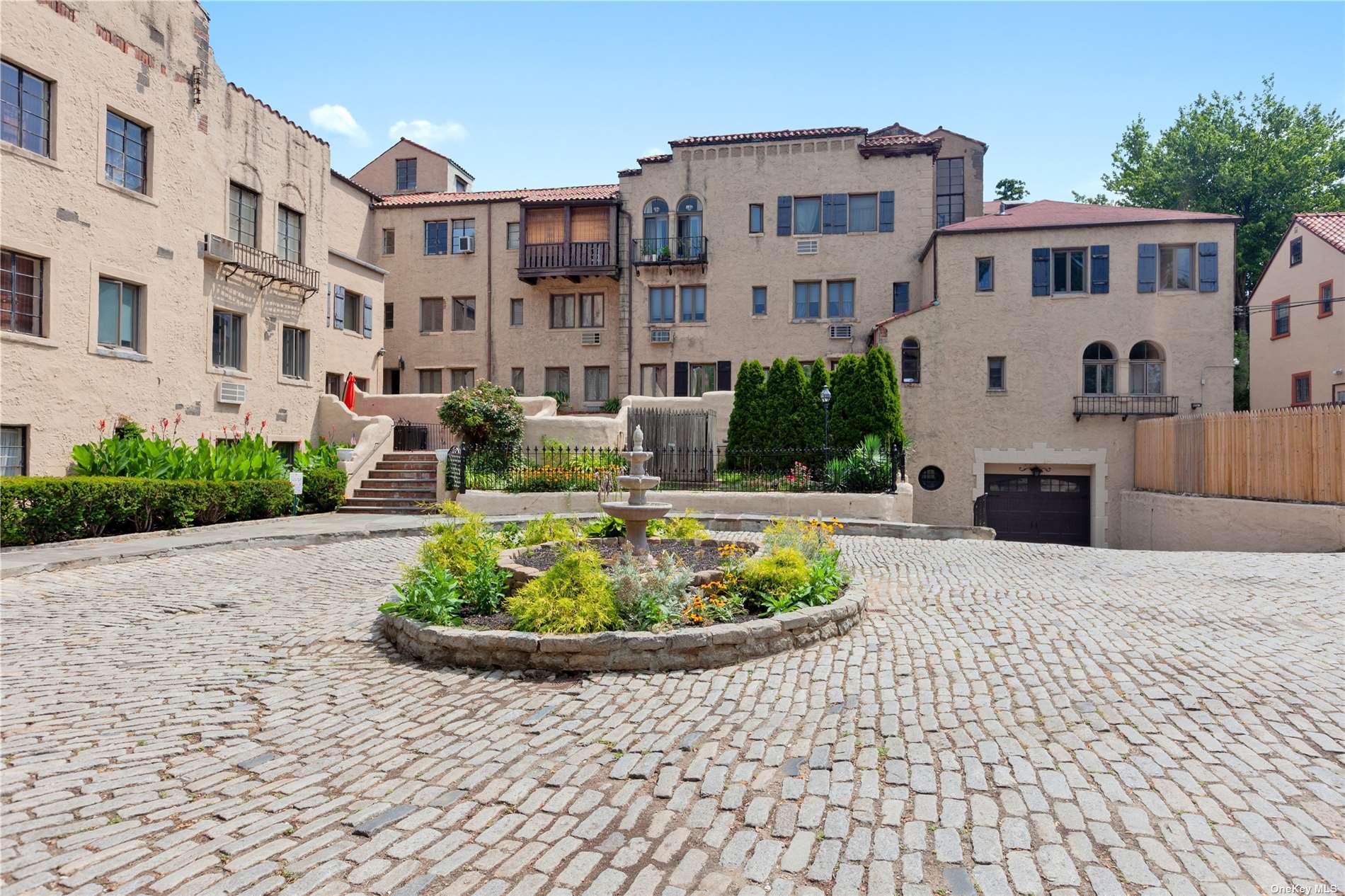 #1 photo, 215 Middle Neck Road, 长岛 大颈 Great Neck , NY 11023