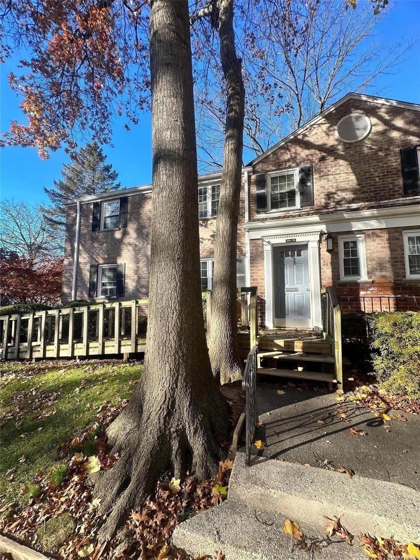 #1 photo, 224-76 Horace Harding Expressway, 皇后区 Oakland Gardens , NY 11364