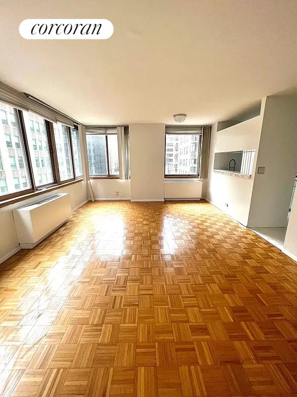 #1 photo, 235 E 40TH Street, 曼哈顿 中城东美利山 Murray Hill , NY 10016