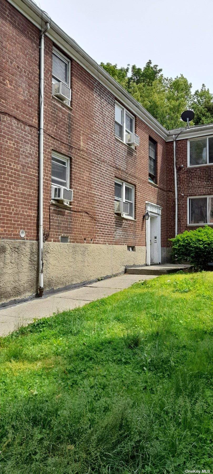 #1 photo, 160-30 76 Avenue, 皇后区 新鲜草原 Fresh Meadows , NY 11366