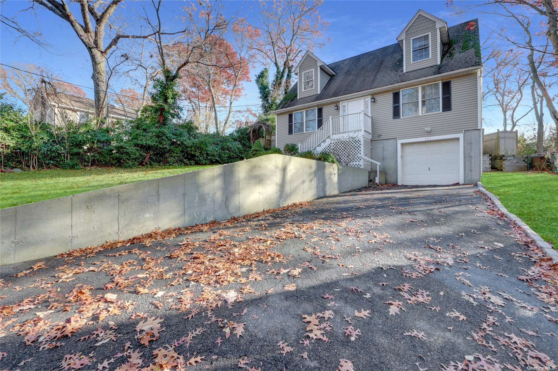 #1 photo, 364 Echo Avenue, سوفولك Sound Beach , NY 11789