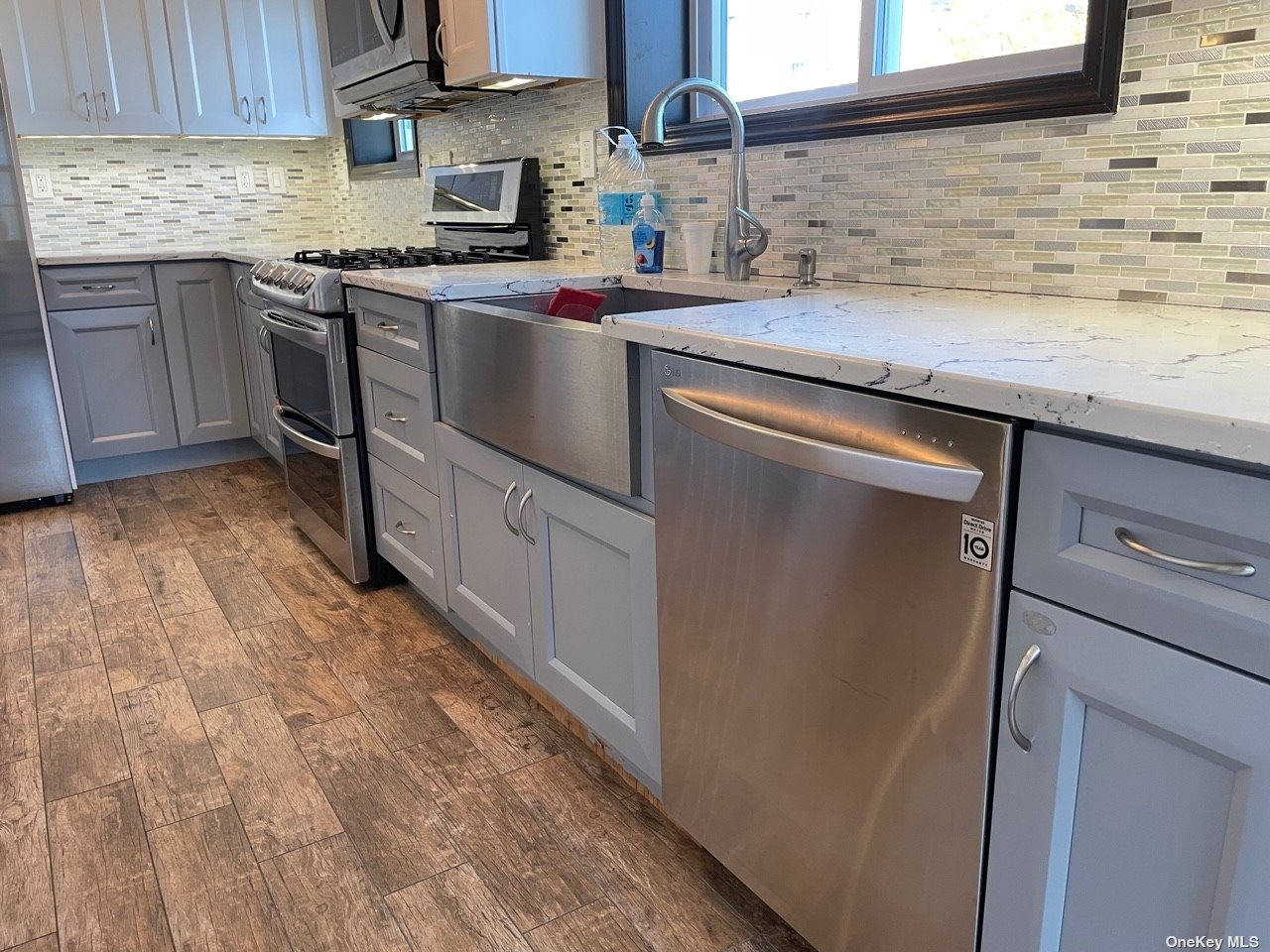 #1 photo, 142-07 Pershing Cr, 皇后区 Briarwood , NY 11435