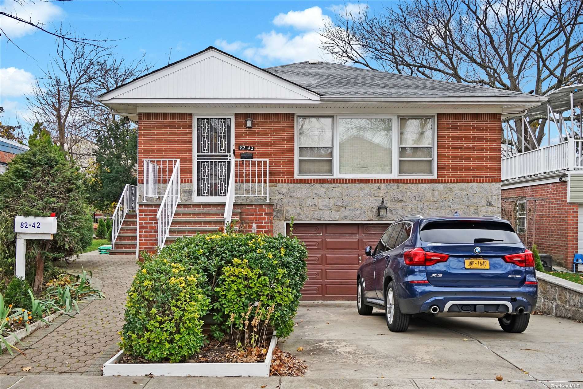 #1 photo, 82-42 212th Street, 皇后区 Queens Village , NY 11427