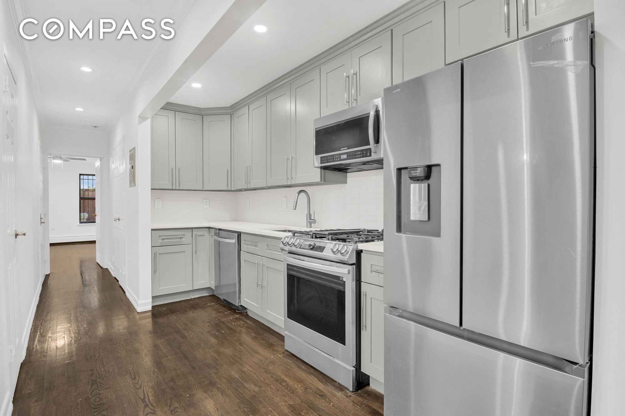 #1 photo, 523 Manhattan Avenue, 曼哈顿 哈莱姆区 Harlem , NY 10027