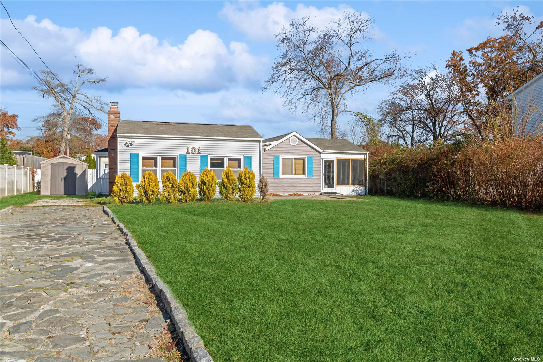 #1 photo, 101 Trafalgar Drive, 东长岛 Shirley , NY 11967