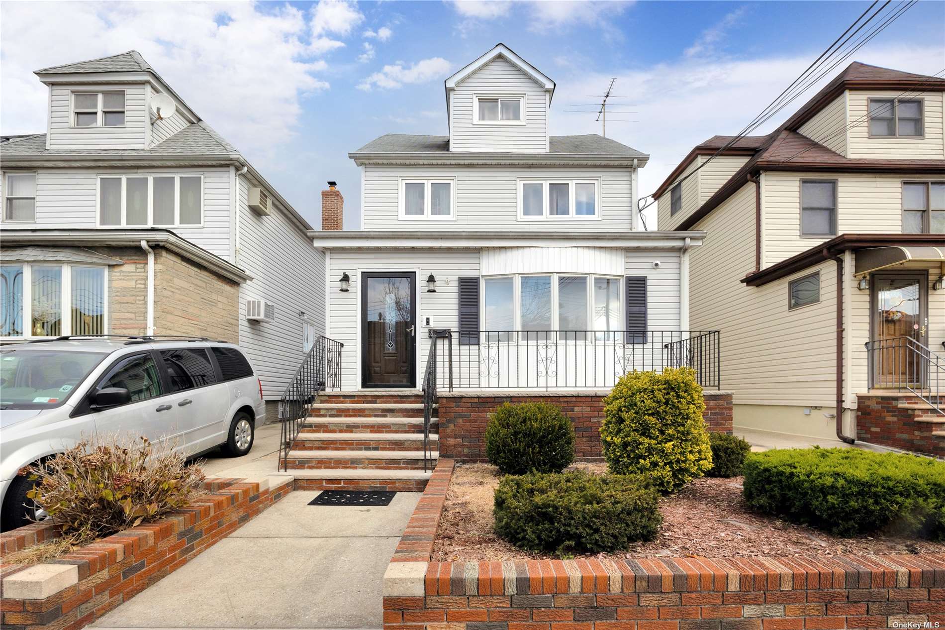 #1 photo, 65-33 75th Place, 皇后区 中村 Middle Village , NY 11379