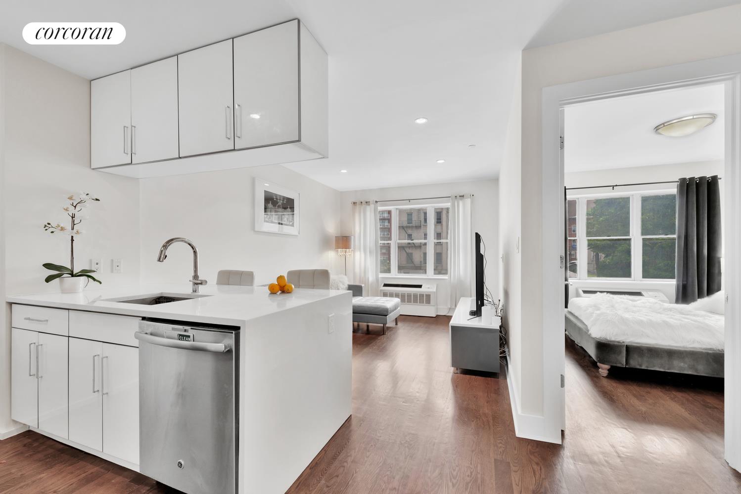 #1 photo, 23-37 31ST Road, 皇后区 阿士多利亚 Astoria , NY 11106