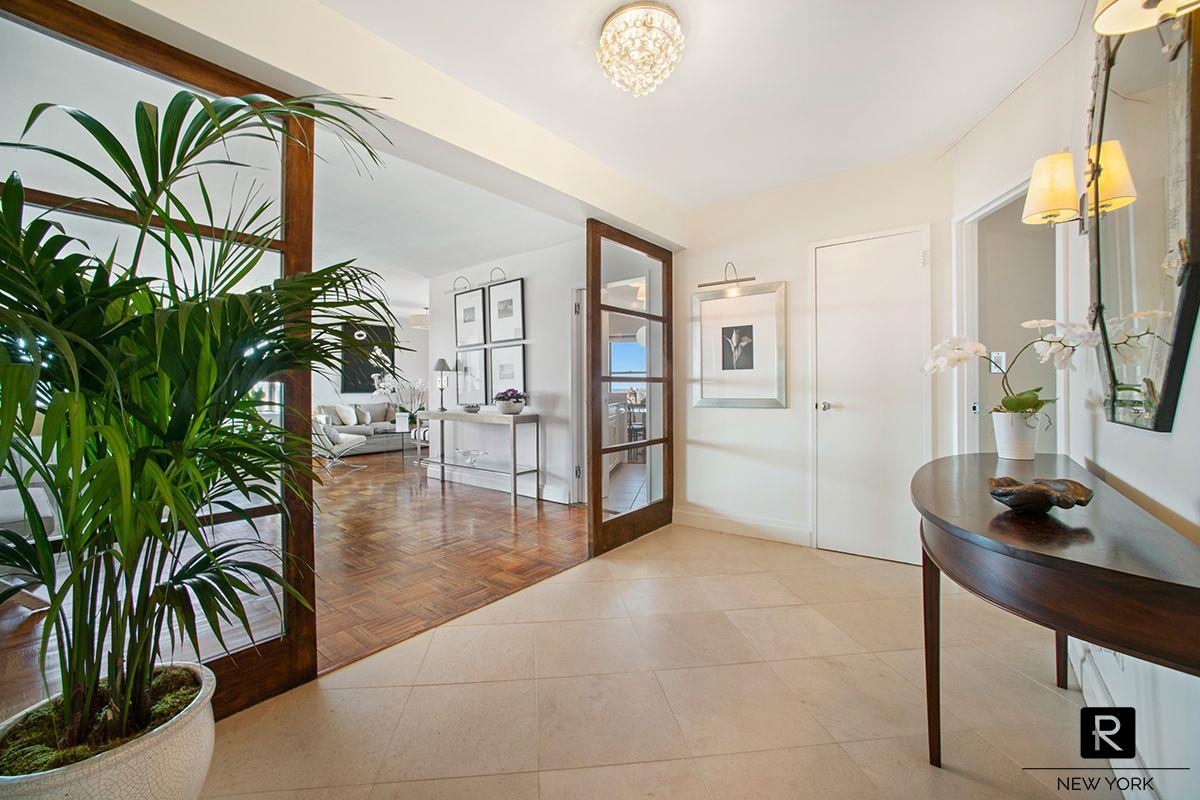 #1 photo, 20 W 64th Street, मैनहटन Lincoln Square , NY 10023