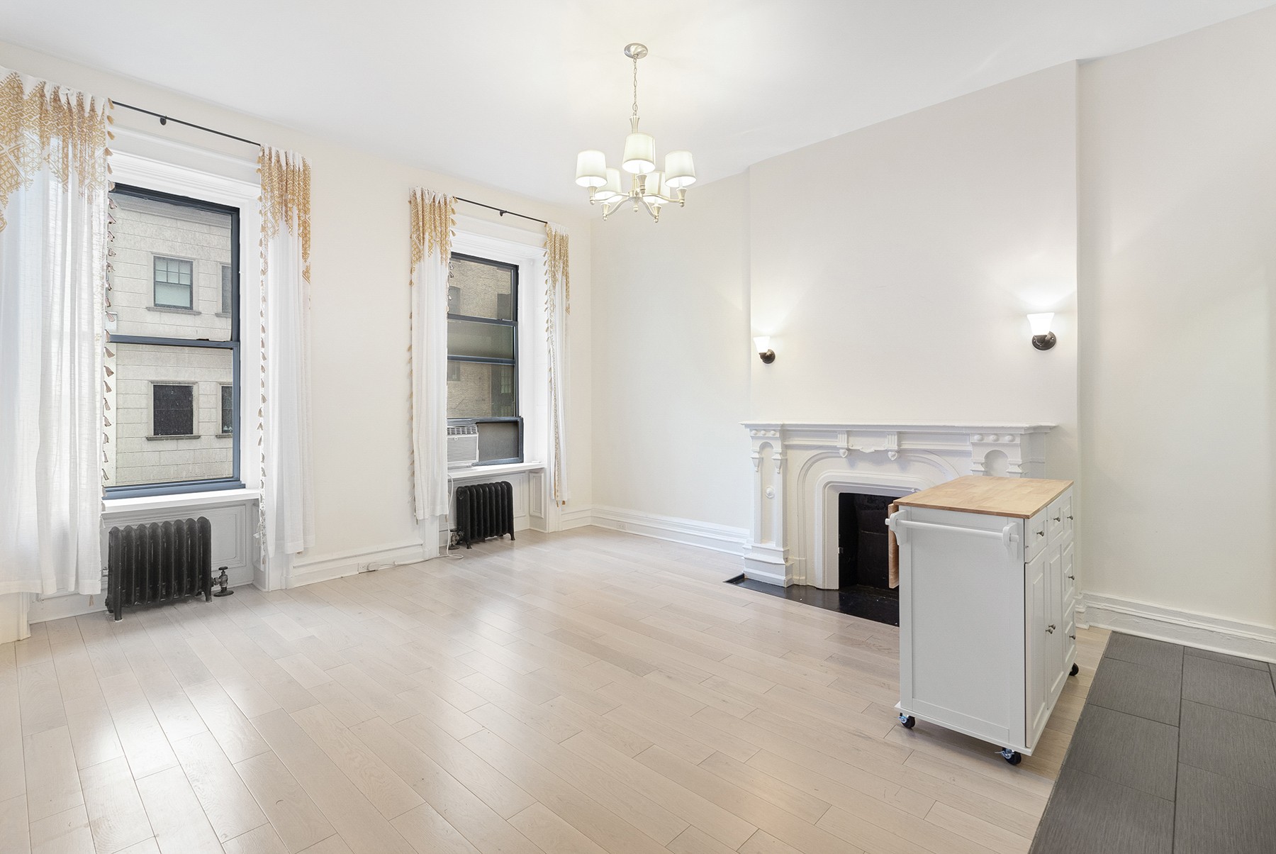 #1 photo, 118 E 18th Street, Gramercy , NY 10003