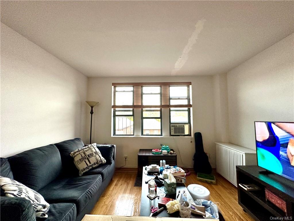 #1 photo, 37-55 77th Street, 皇后区 杰克逊高地 Jackson Heights , NY 11372