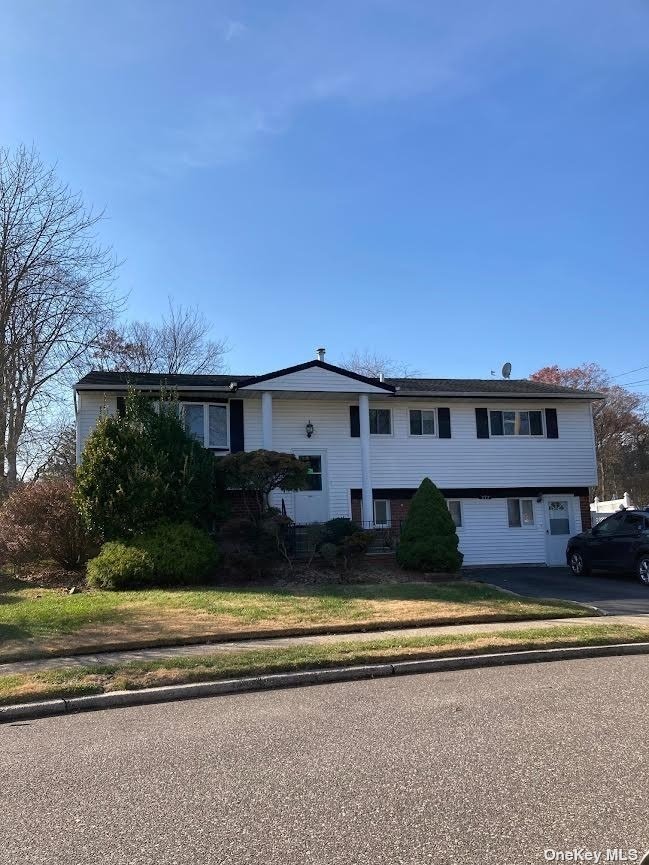 #1 photo, 372 W 18th Street, 东长岛 鹿园 Deer Park , NY 11729