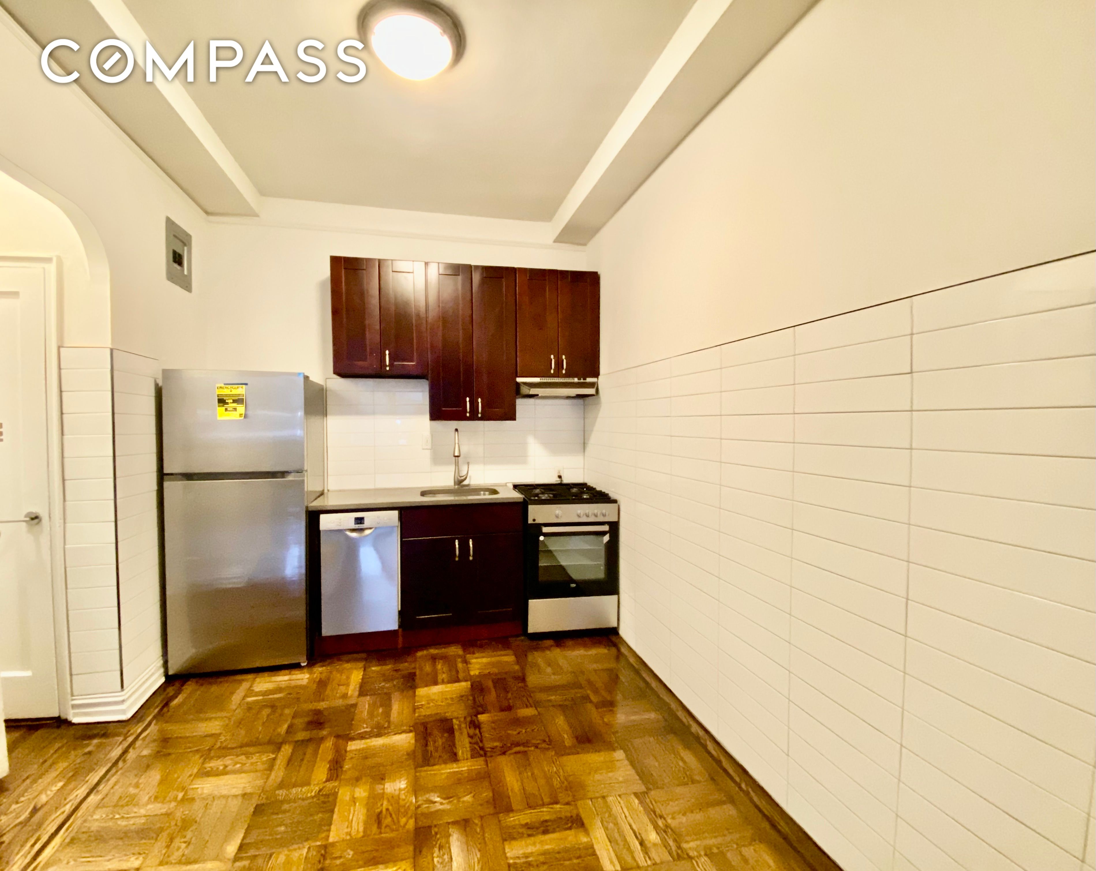 #1 photo, 690 Fort Washington Avenue, 北曼哈顿 Hudson Heights , NY 10040