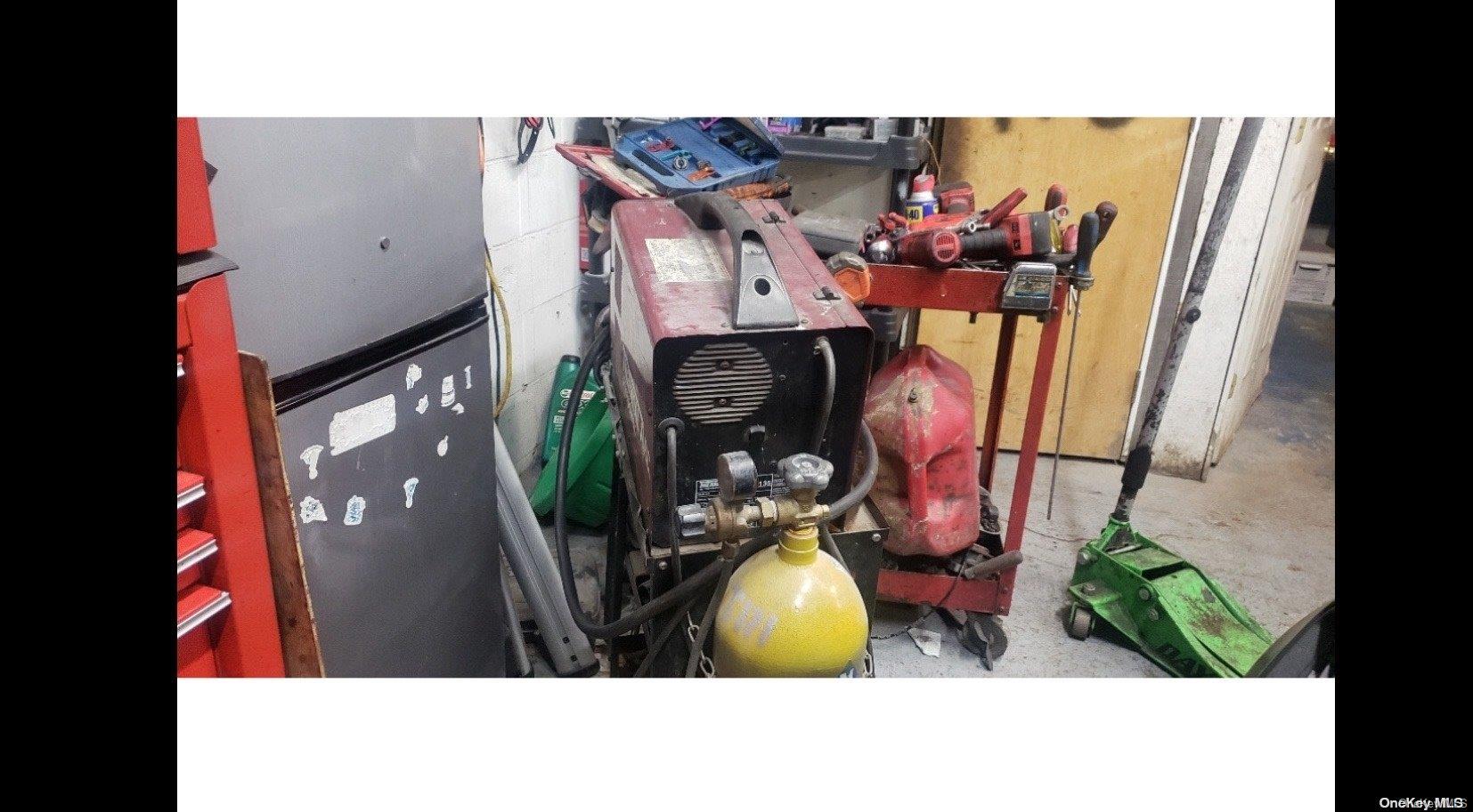 #9 photo, 860 S 1 Street, サフォーク郡 Ronkonkoma , NY 11779