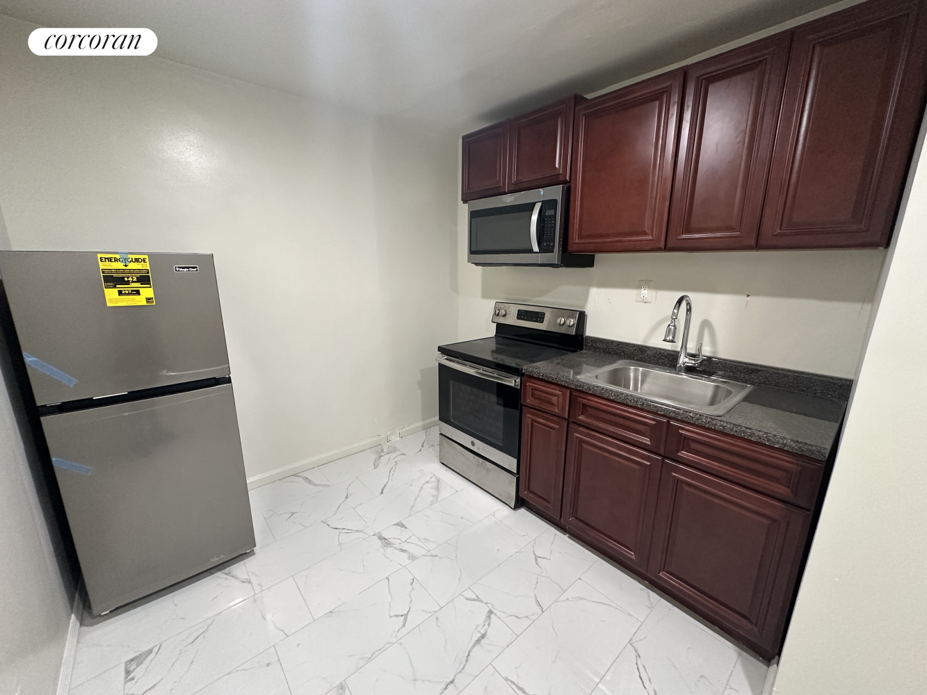 #1 photo, 698 E 96TH Street, 布鲁克林 Canarsie , NY 11236