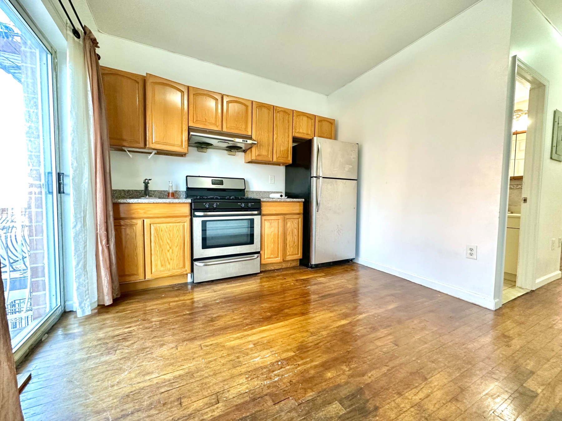 #1 photo, 87-82 52nd Avenue, 皇后区 艾姆赫斯特 Elmhurst , NY 11372