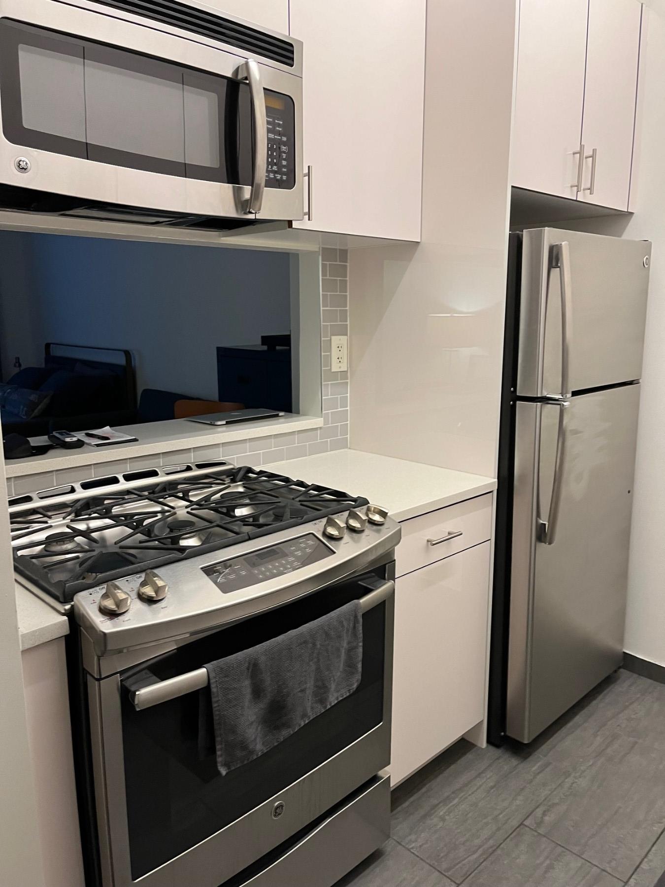 #1 photo, 520 W 43rd Street, 曼哈顿 中城西区 Hell's Kitchen , NY 10036