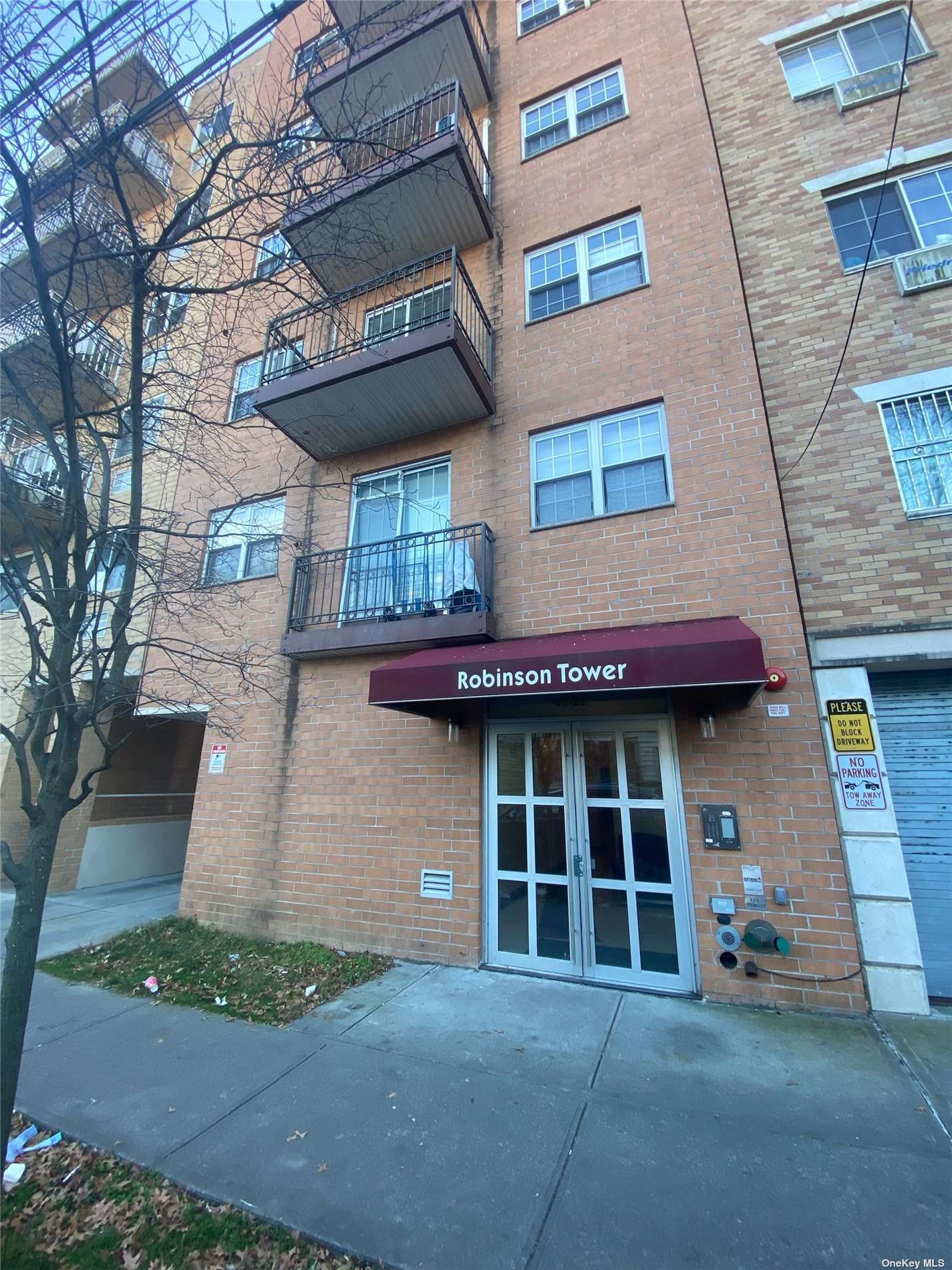 #1 photo, 43-22 Robinson Street, 法拉盛 Flushing , NY 11355