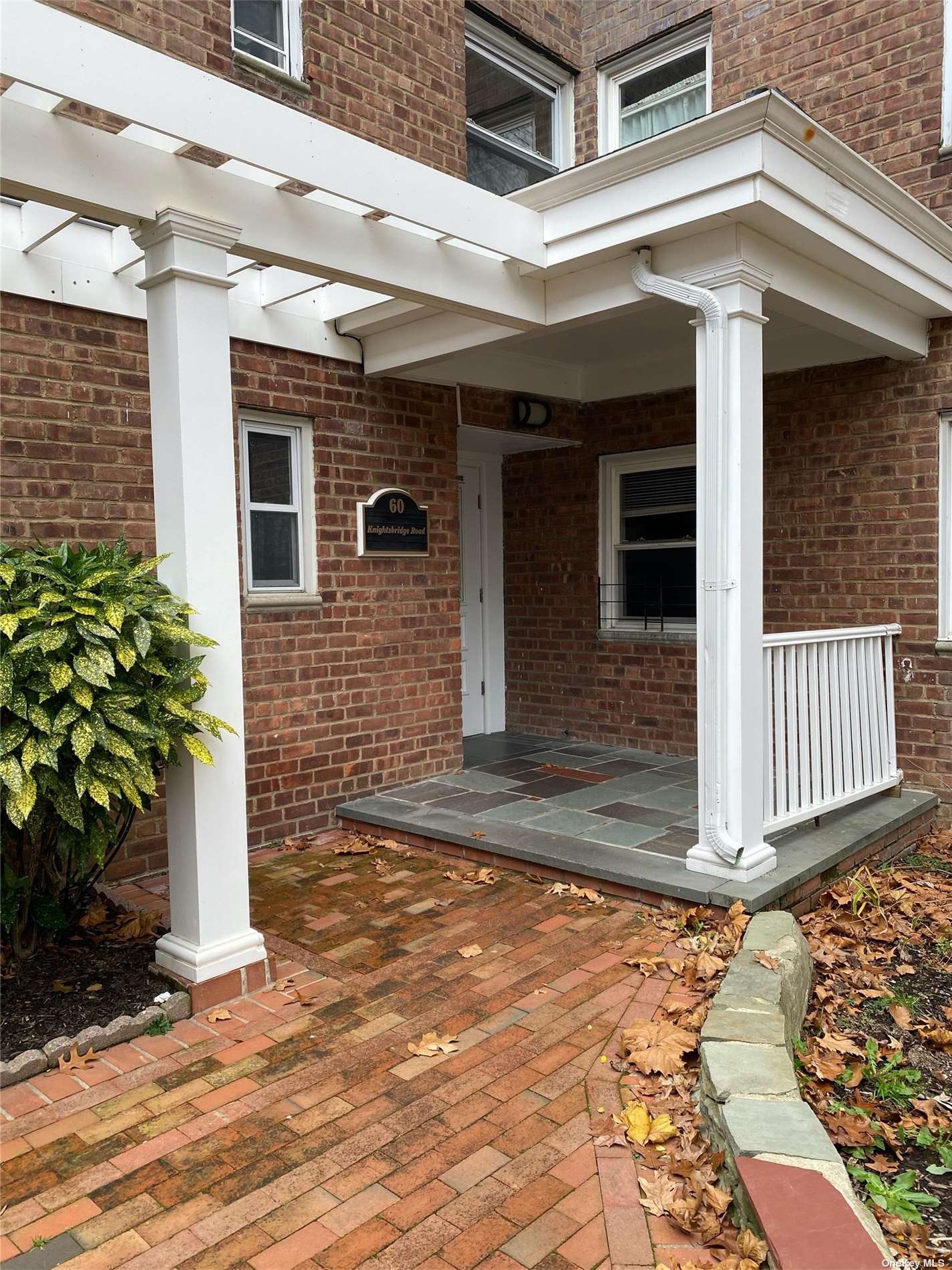 #1 photo, 60 Knightsbridge Road, 长岛 大颈 Great Neck , NY 11021