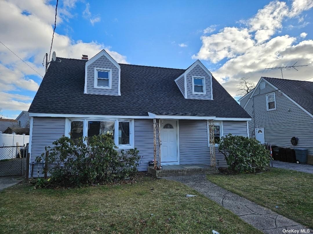 #1 photo, 13 Peri Lane, 长岛 Valley Stream , NY 11581