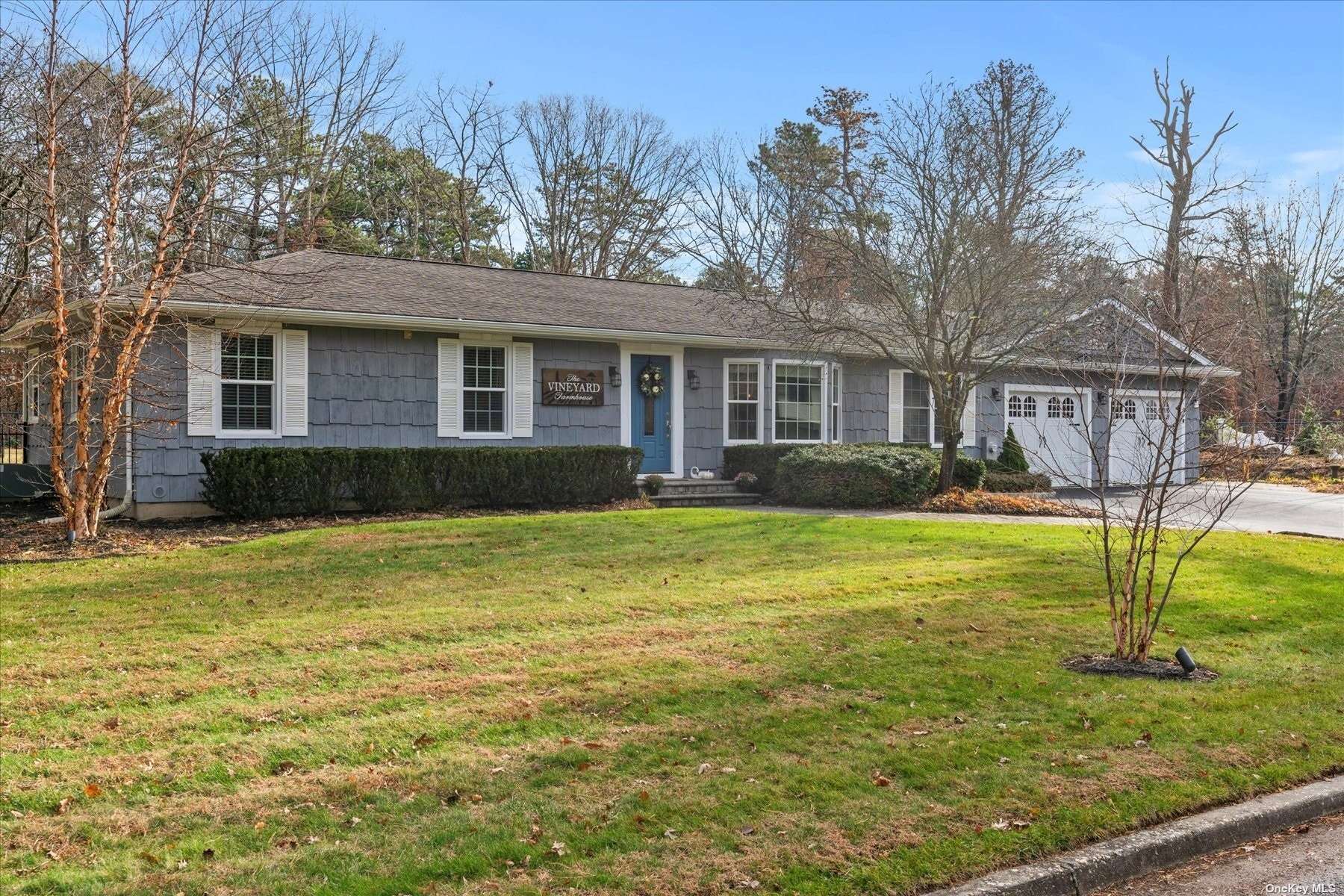 #1 photo, 83 Henearly Drive, 东长岛 Miller Place , NY 11764