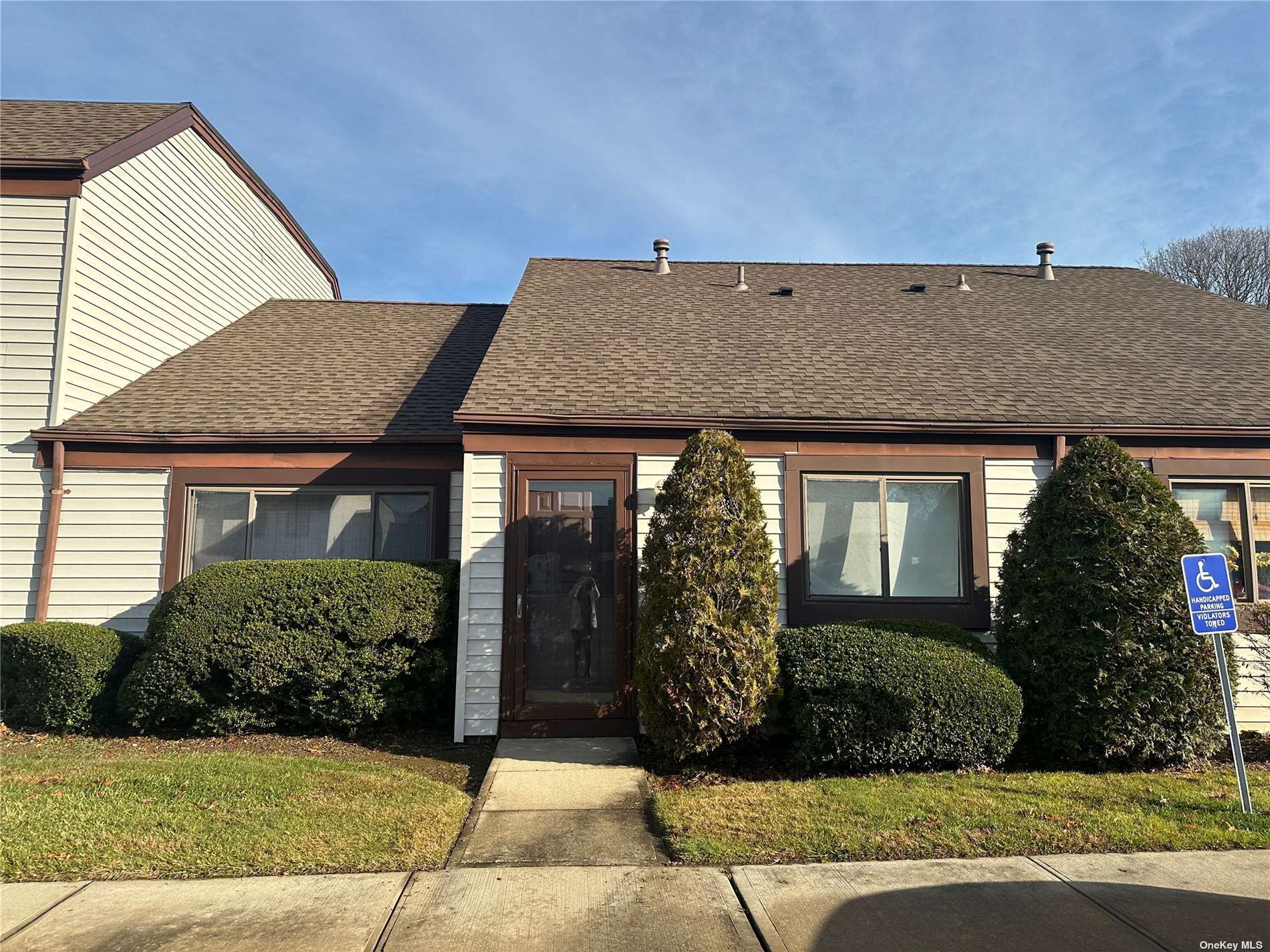 #1 photo, 103 Whistler Court, 东长岛 Middle Island , NY 11953