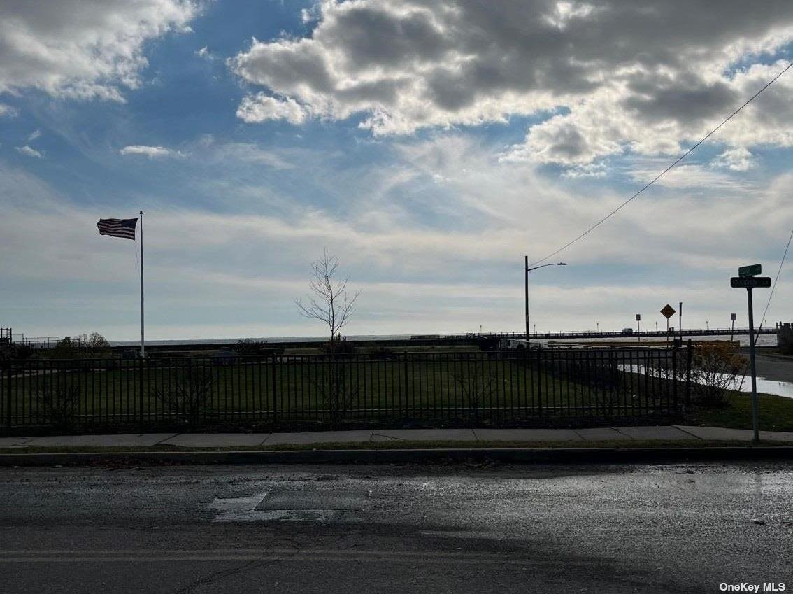 #1 photo, 307 Cedar Avenue, 东长岛 Patchogue , NY 11772