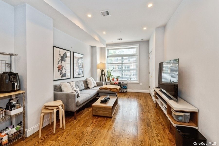 #1 photo, 740 Evergreen Avenue, 布鲁克林 Brooklyn , NY 11207