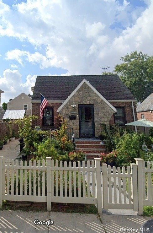 #1 photo, 180-14 69 Avenue, 皇后区 新鲜草原 Fresh Meadows , NY 11365