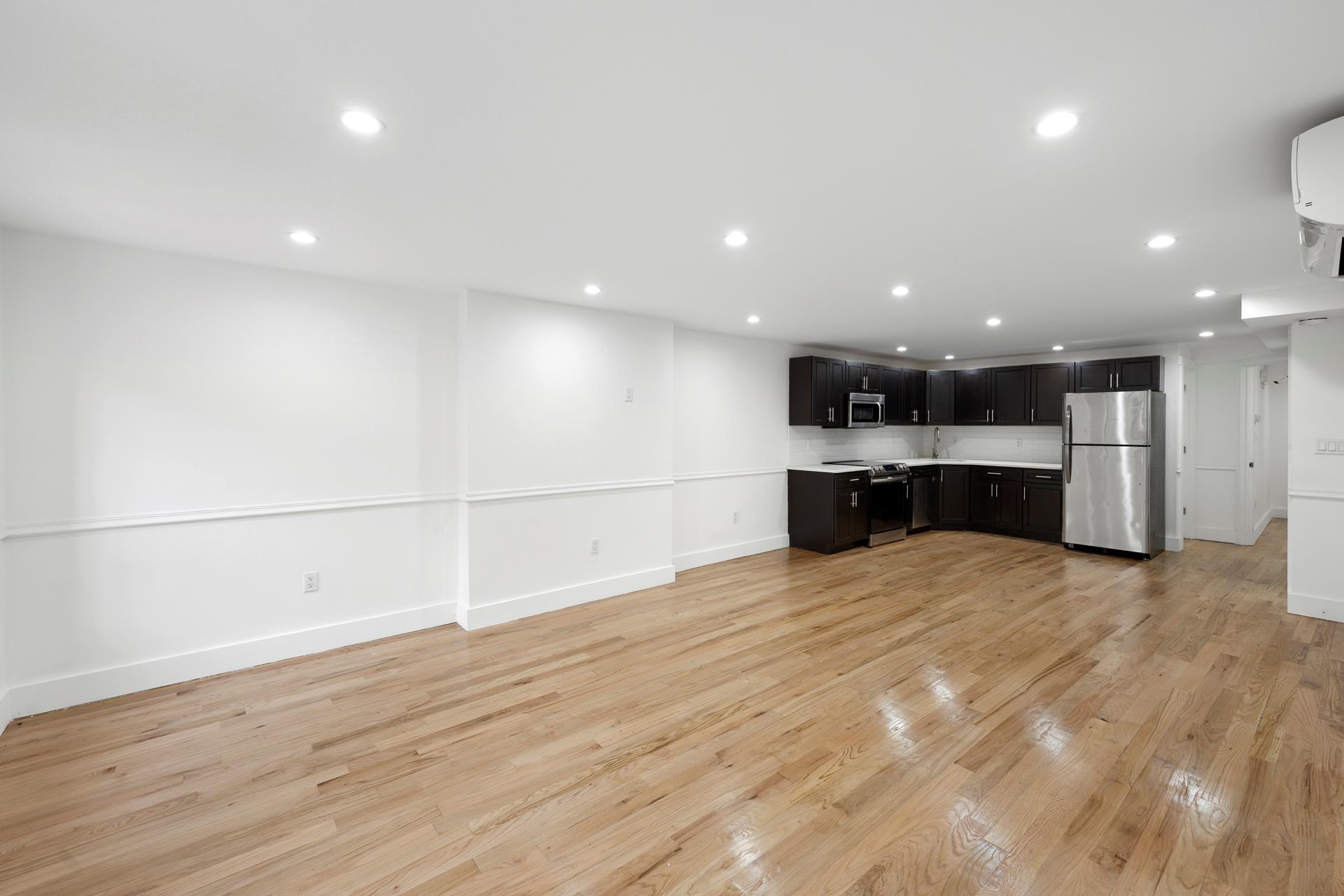 #1 photo, 410 CHAUNCEY Street, 布鲁克林 Ocean Hill , NY 11233