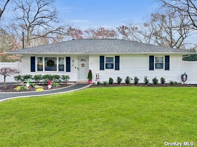 #1 photo, 41 Lafayette Avenue, 东长岛 Mastic , NY 11950