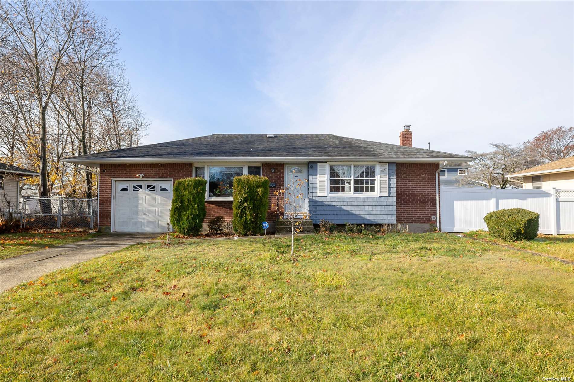 #1 photo, 146 W 9th Street, 东长岛 鹿园 Deer Park , NY 11729