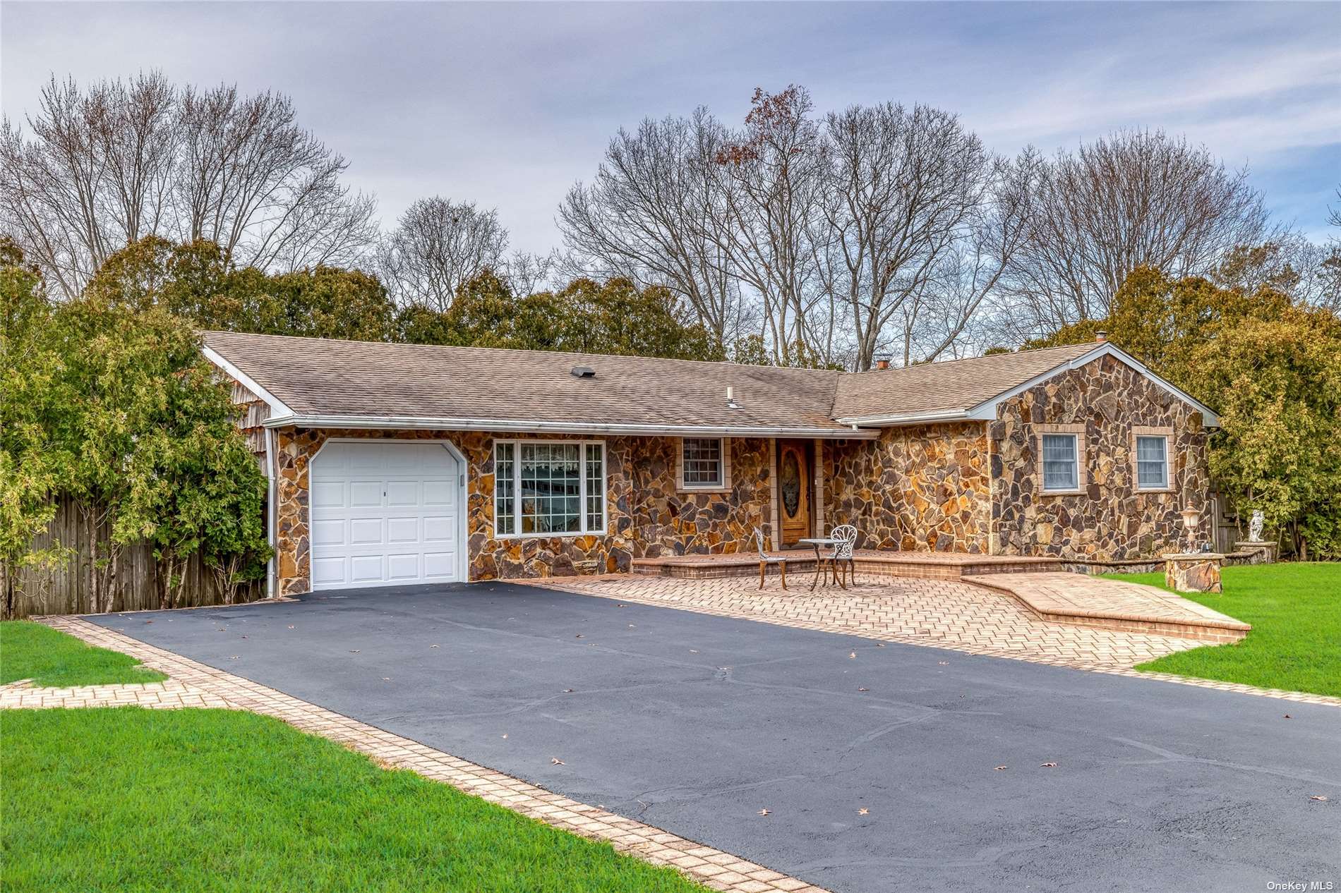 #1 photo, 6 Green Place, 东长岛 South Setauket , NY 11720