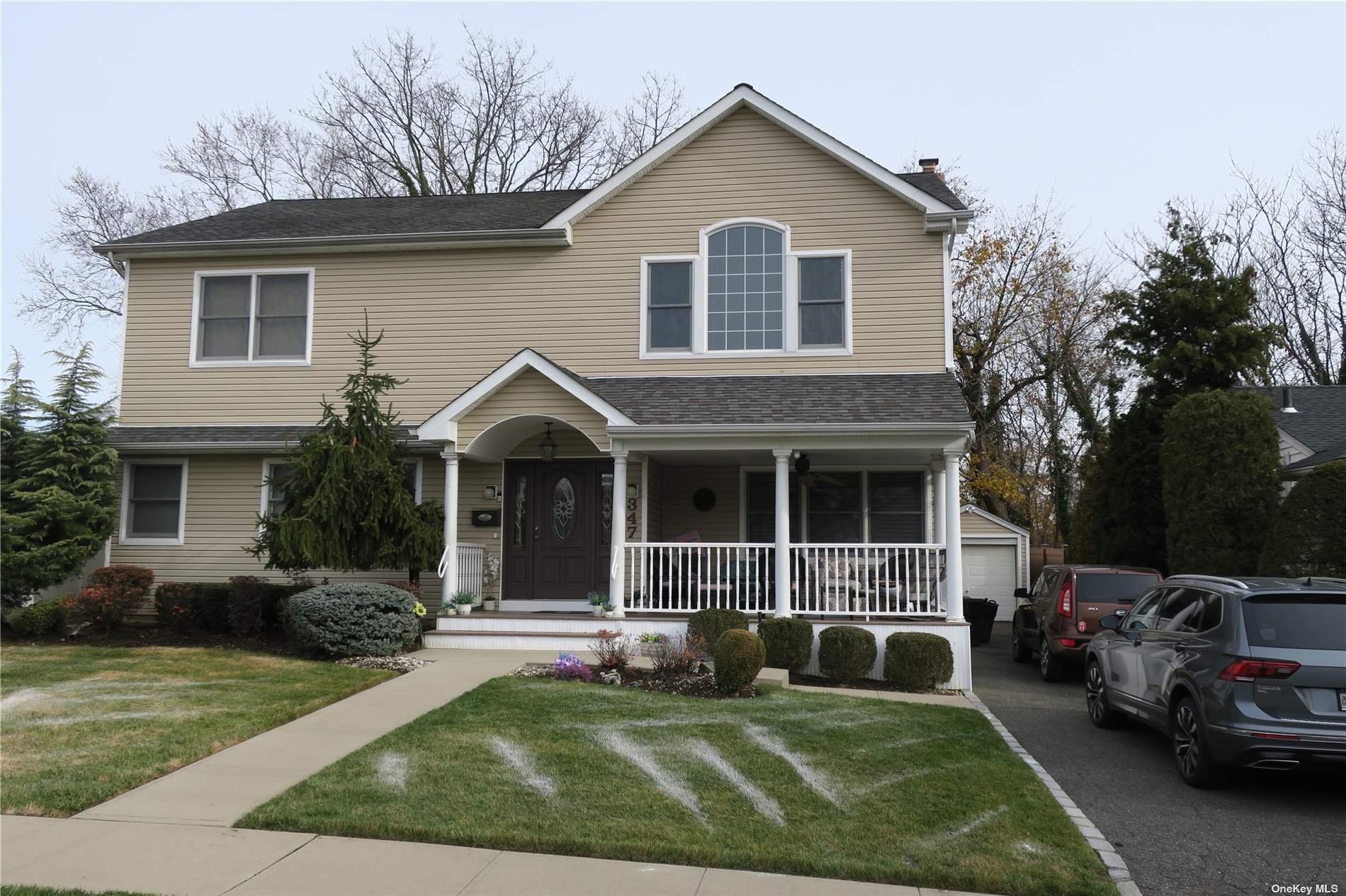 #1 photo, 347 Cedar Lane, 长岛 East Meadow , NY 11554