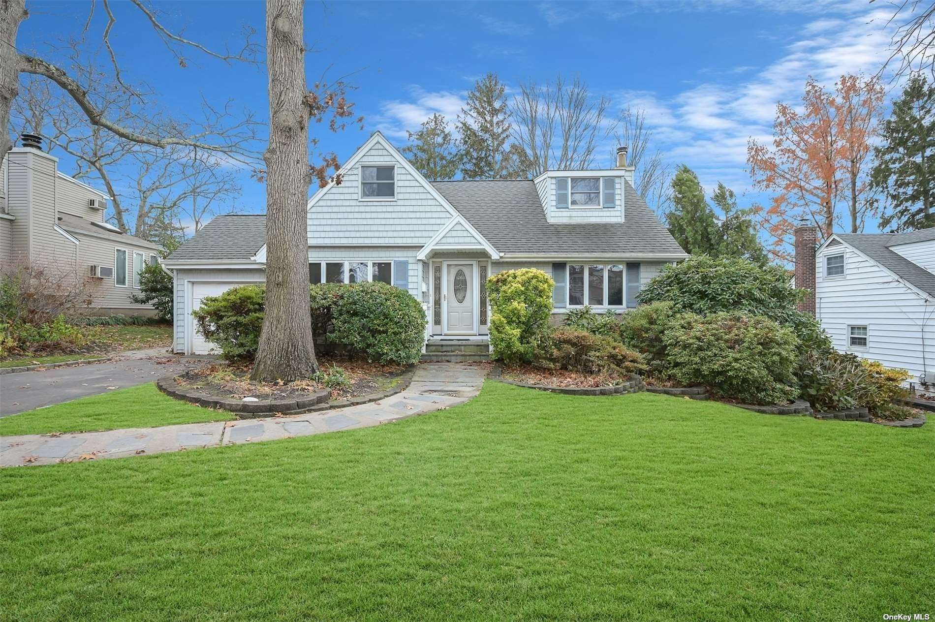 #1 photo, 10 Shelley Place, サフォーク郡 Huntington Station , NY 11746